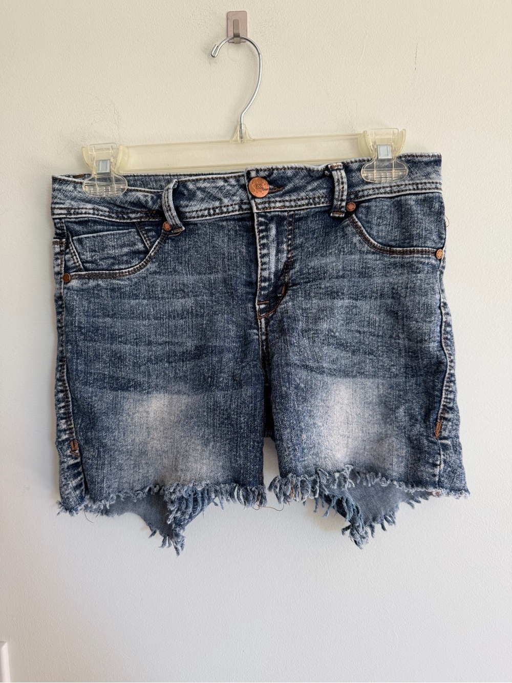 1822 Denim Frayed Hem Women’s Shorts - Blue Americana Distressed Classic